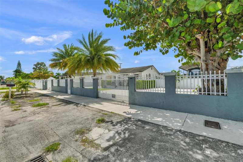 10140 NW 26th Ave, Miami FL 33147