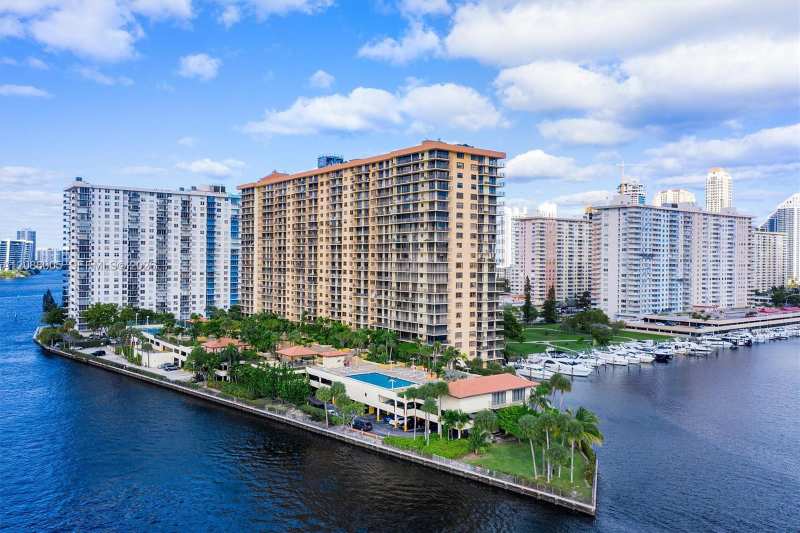 290 174th St # 2104, Sunny Isles Beach FL 33160