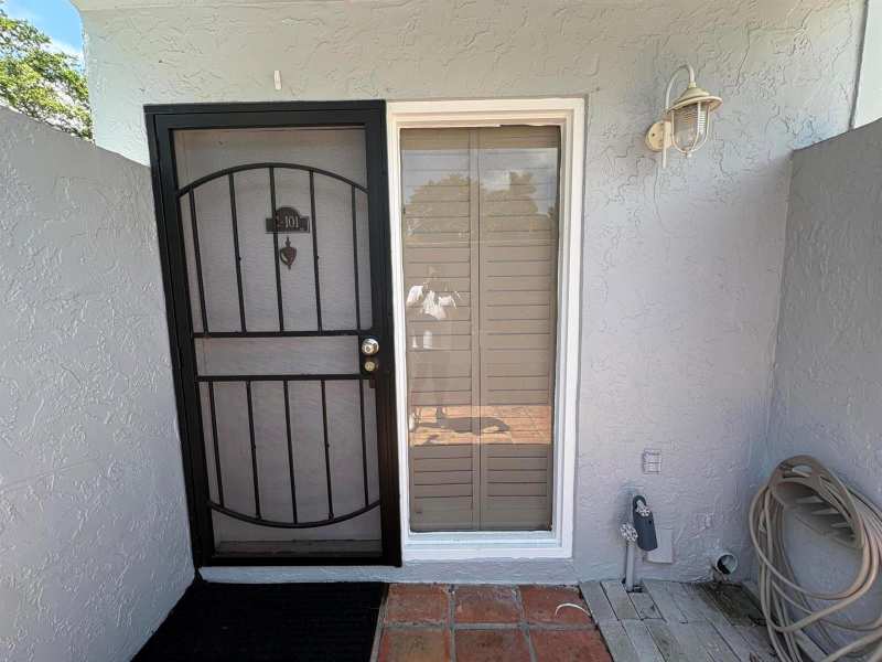 25 DEER CREEK Road # C101, Deerfield Beach FL 33442