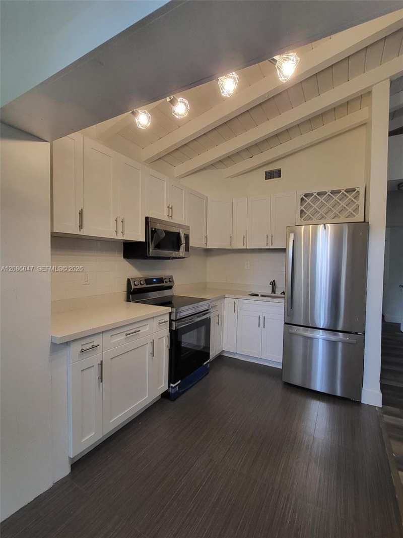 4431 SW 10th St, Miami FL 33134