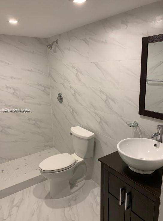 6175 NW 186th St # 305, Hialeah FL 33015