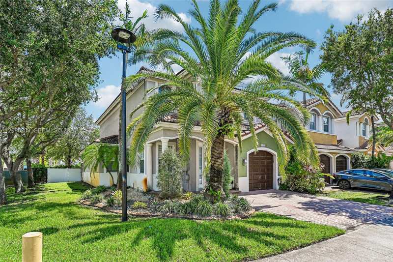 8175 NW 114th Pl, Doral FL 33178
