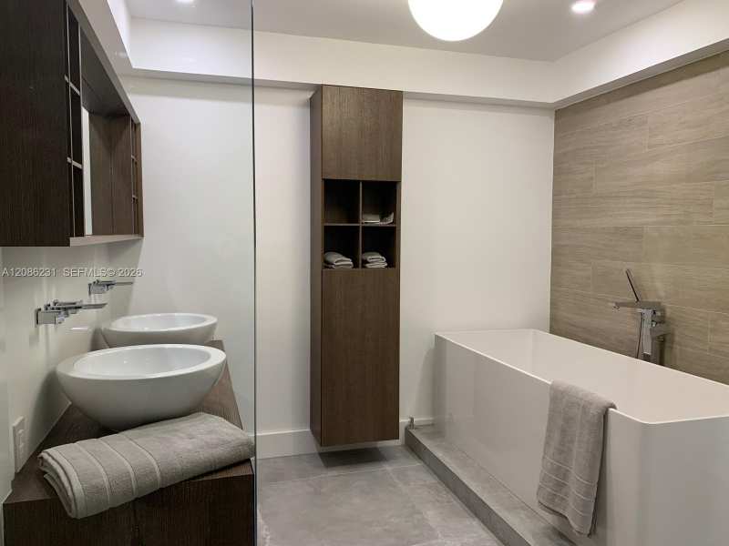210 Sea View Dr # 506, Key Biscayne FL 33149