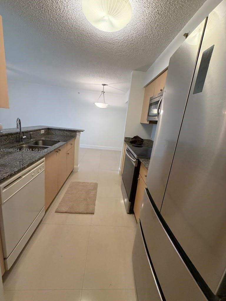 2451 Centergate Dr # 101, Miramar FL 33025