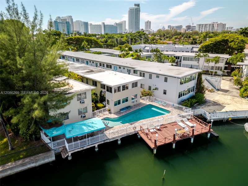 4740 Pine Tree Dr # 20, Miami Beach FL 33140