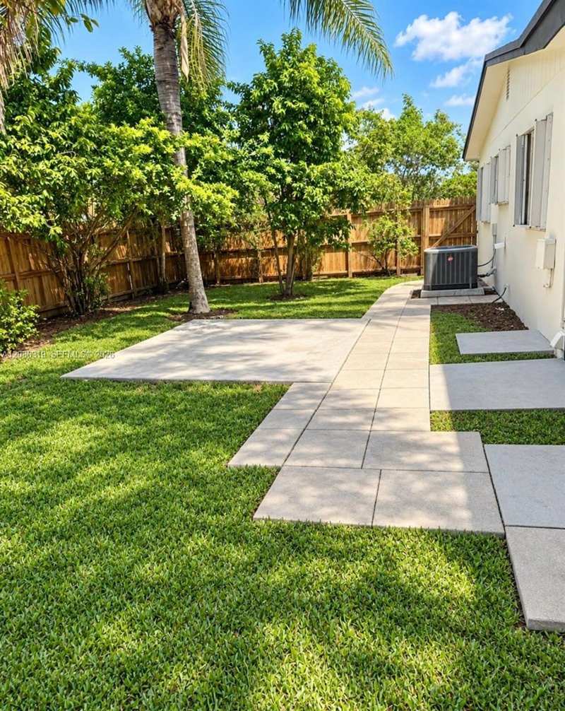 3522 NW 193rd St, Miami Gardens FL 33056
