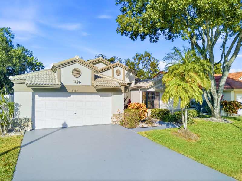 8901 BOATSWAIN Drive, Boynton Beach FL 33436