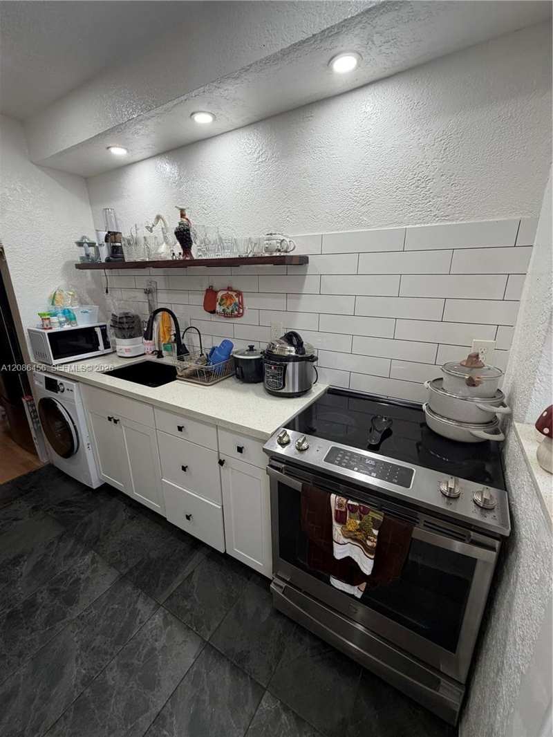 3570 SW 9th Ter # 9B, Miami FL 33135