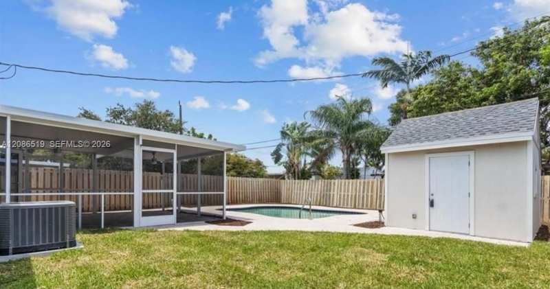 211 NW 51st St, Oakland Park FL 33309