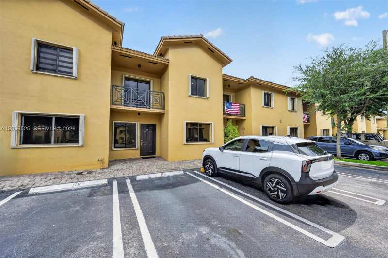 11115 W Okeechobee Rd # 118, Hialeah Gardens FL 33018