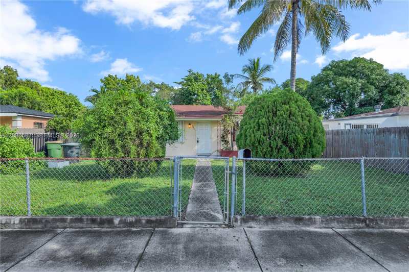 855 NW 130th St, North Miami FL 33168