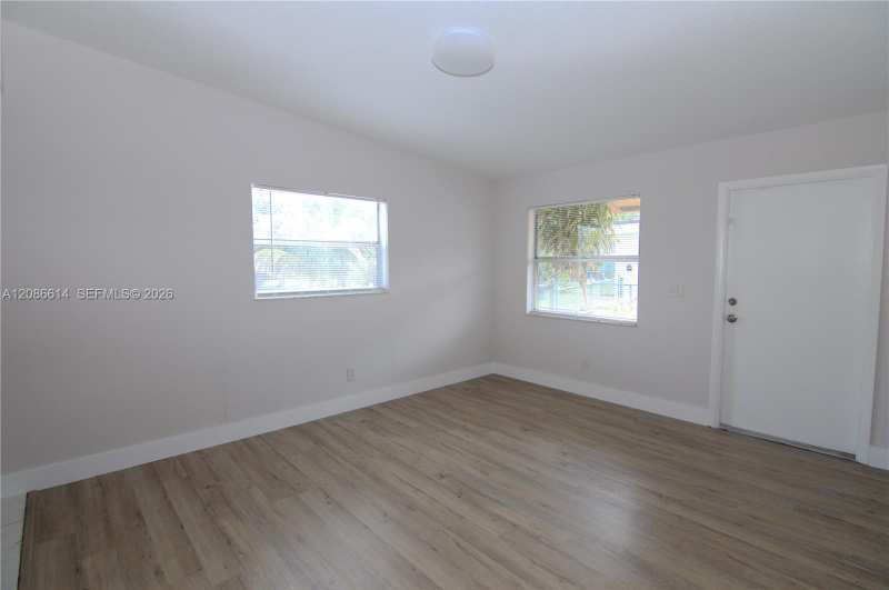 806 NW 10th St # 1, Hallandale Beach FL 33009