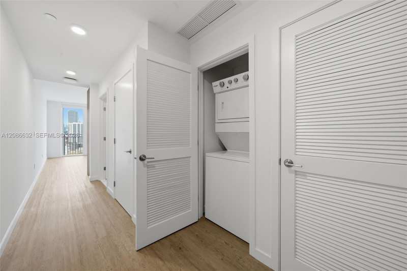 2000 Biscayne Blvd # 2414, Miami FL 33137