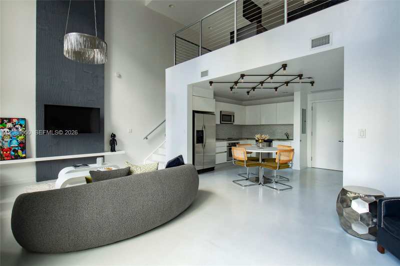 1060 Brickell Ave # 1015, Miami FL 33131