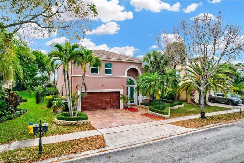1500 SW 171st Ter, Pembroke Pines FL 33027