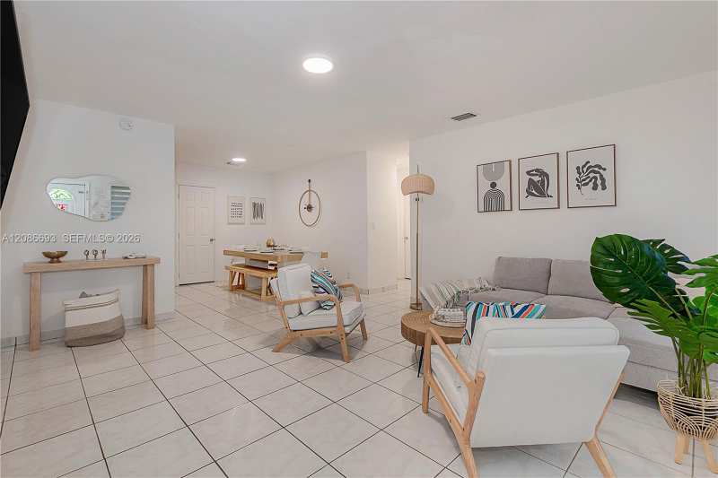 815 NE 6th St # 0, Hallandale Beach FL 33009