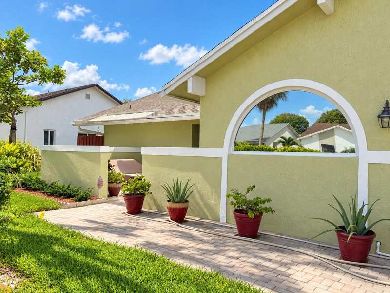 7482 NW 48TH Place, Lauderhill FL 33319