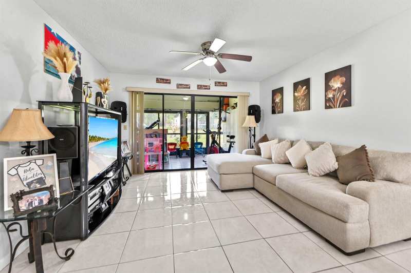 3385 Lucerne Park Drive, FL 33467