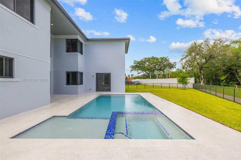 19749 NE 16th Pl # 19749, Miami FL 33179