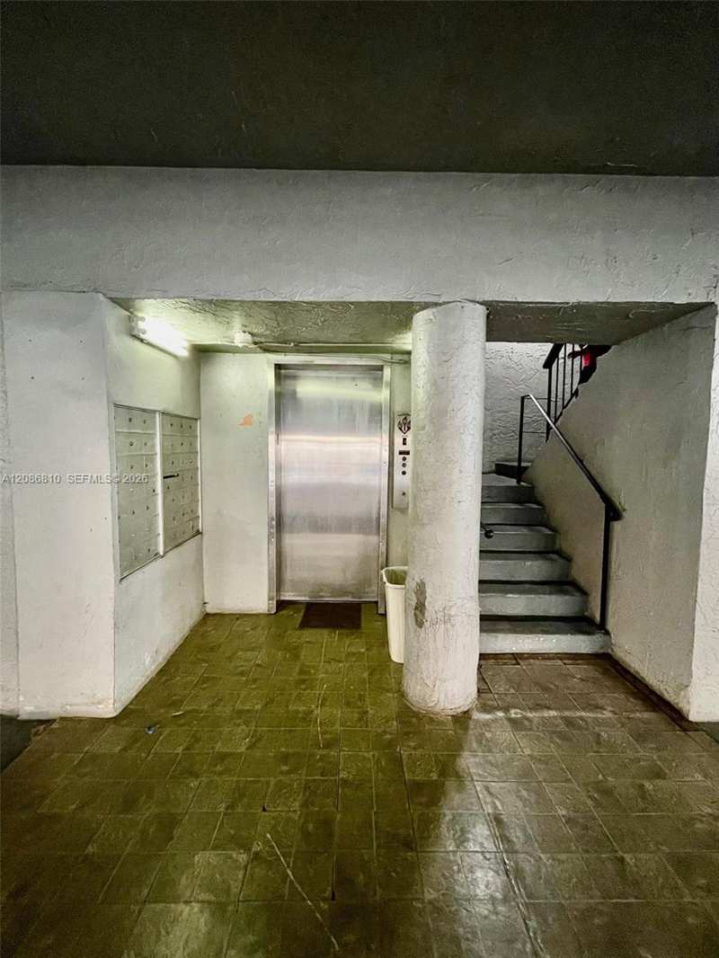 1035 W 77th St # 412, Hialeah FL 33014