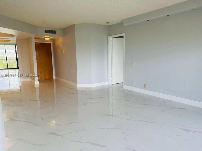 3640 Yacht Club Dr # 503, Aventura FL 33180