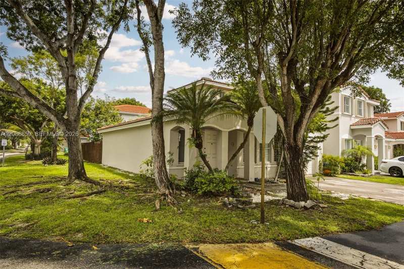 16525 SW 97th Ter, Miami FL 33196