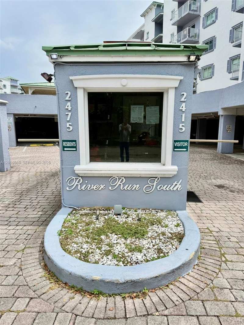2475 NW 16th Street Rd # 418, Miami FL 33125
