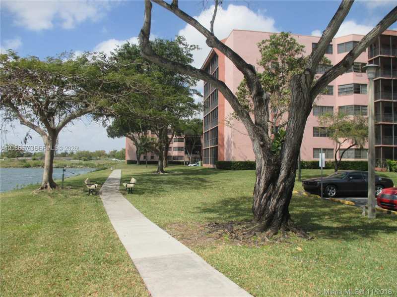 20840 San Simeon Way # 702, Miami FL 33179