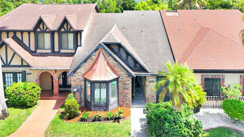 8957 NW 44th Ct, Sunrise FL 33351