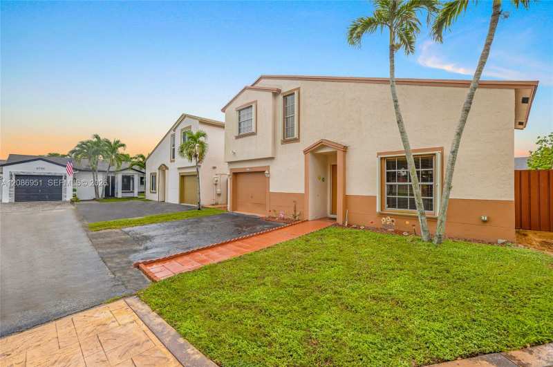 6746 NW 199th St, Hialeah FL 33015