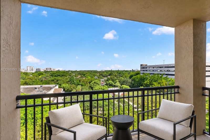 3530 SW 22nd St # 805, Miami FL 33145