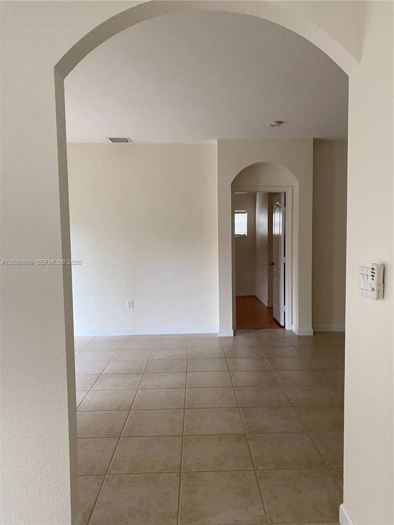 8982 SW 212th Ter, Cutler Bay FL 33189