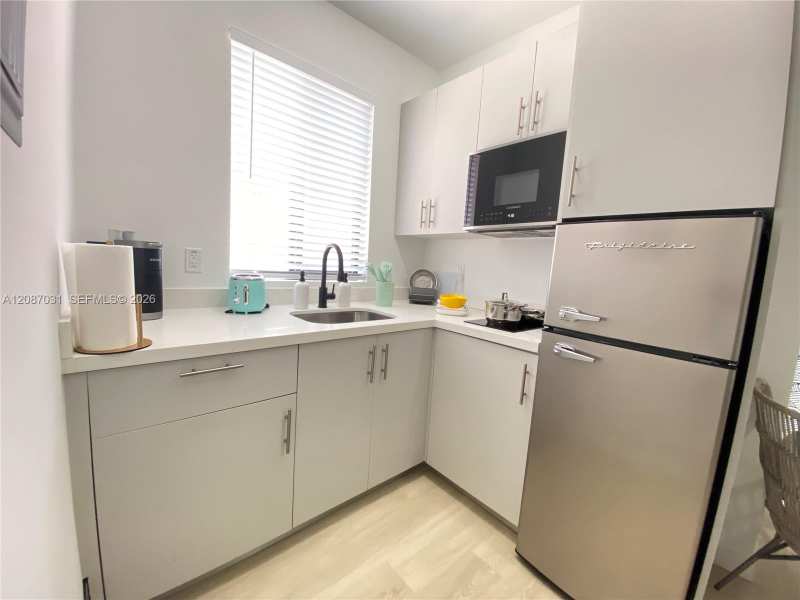 1553 SW 7th St # 12, Miami FL 33135