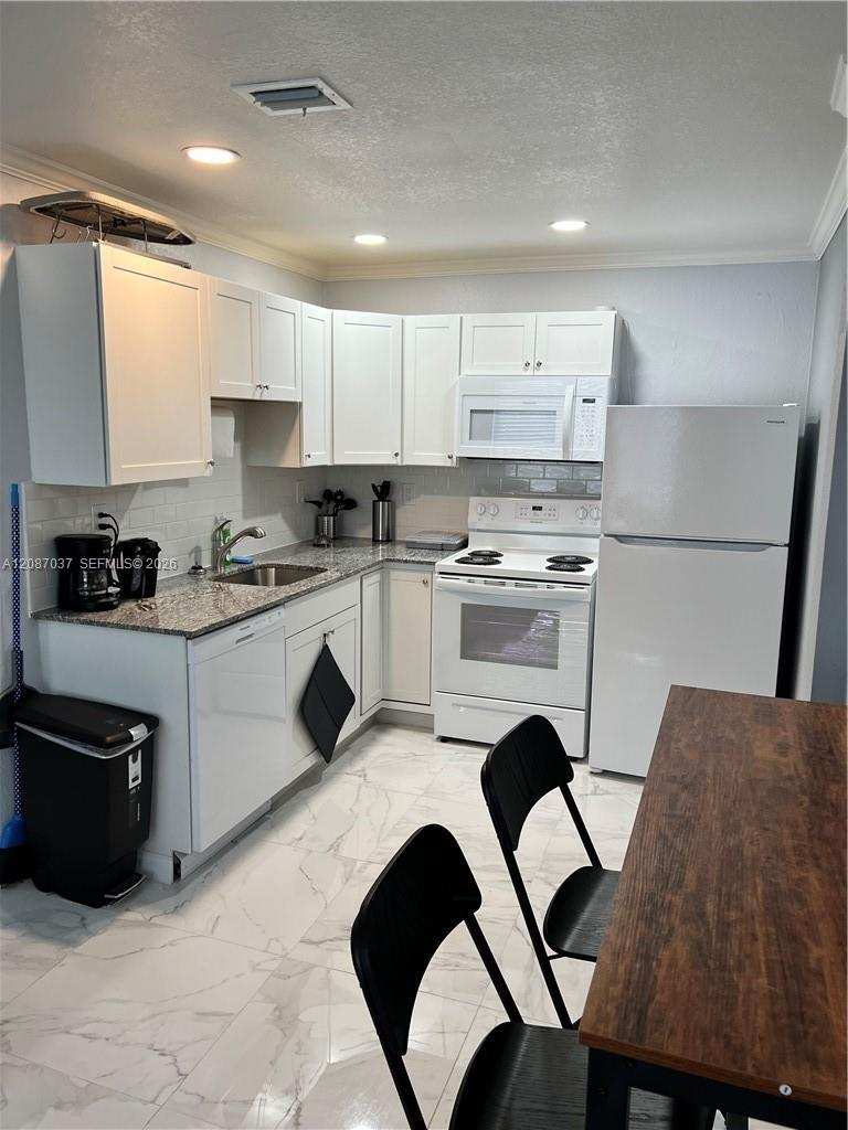 2240 Simms St # 2, Hollywood FL 33020