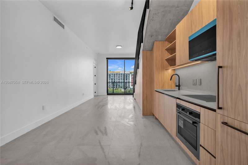 91 NW 27th St # 502, Miami FL 33127