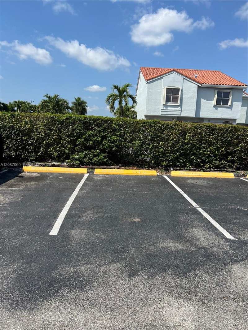 1153 NW 123rd Pl # 304, Miami FL 33182