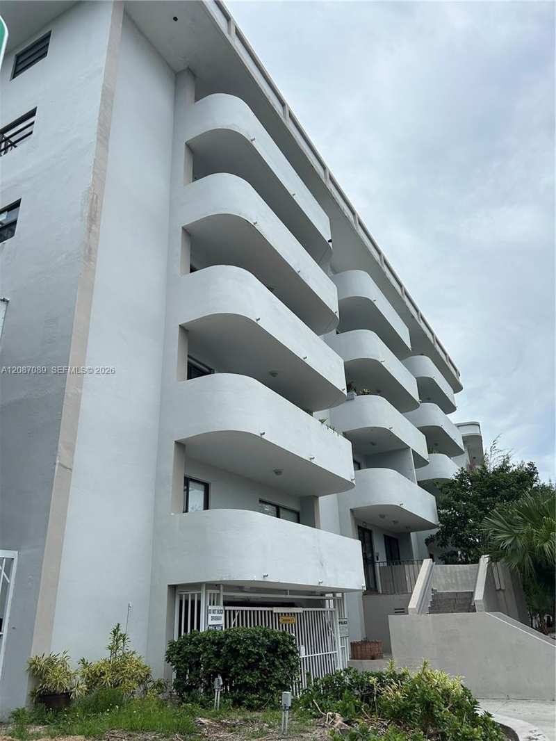 110 S Shore Dr # 4E, Miami Beach FL 33141