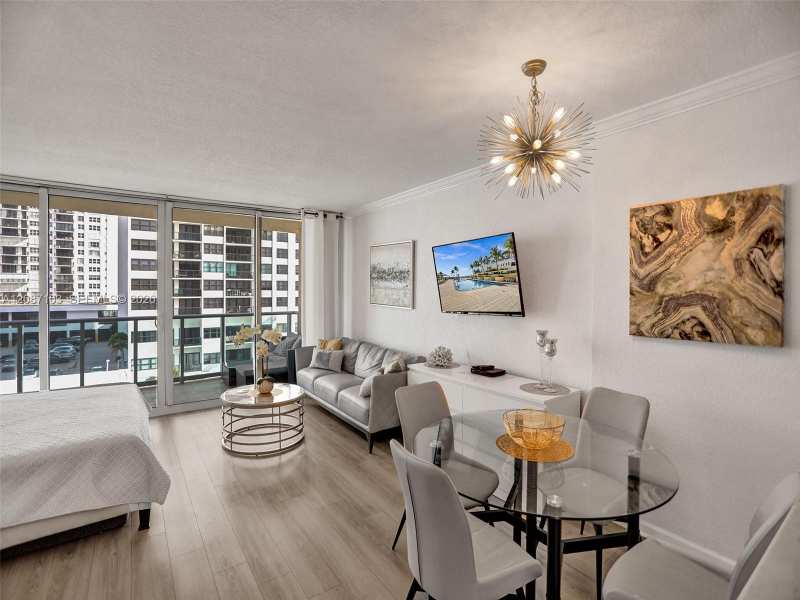2501 S Ocean Dr, Hollywood FL 33019