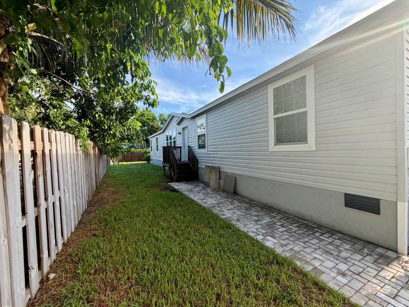 755 RIDGEWOOD Drive, West Palm Beach FL 33405