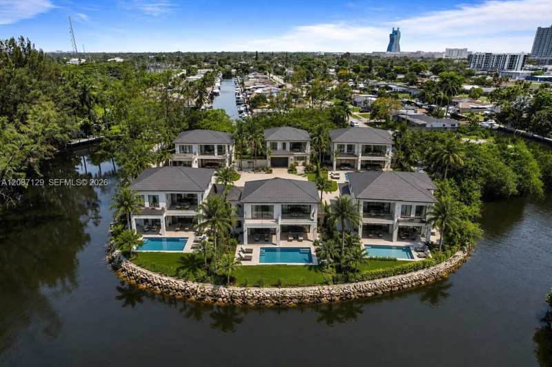 4400 SW 42nd Ter, Dania Beach FL 33314
