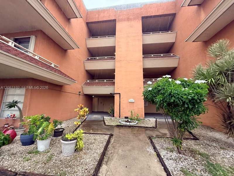 17530 NW 68th Ave # C4010, Hialeah FL 33015