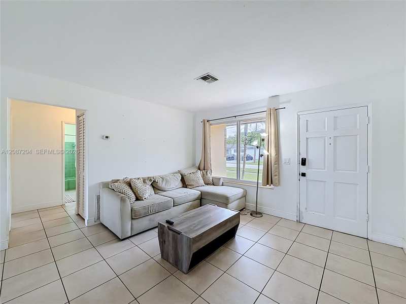 2501 NE 209th Ter, Miami FL 33180