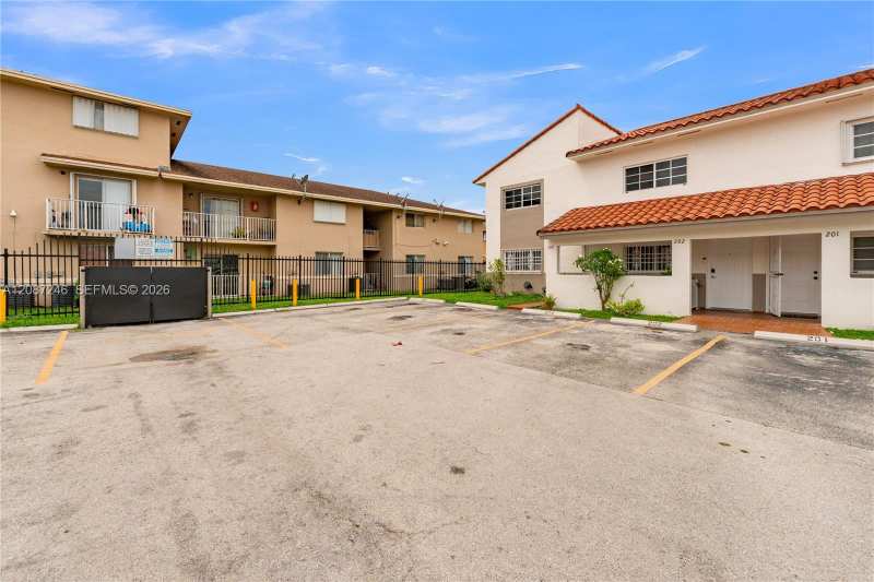 7878 W 29th Ln # 20, Hialeah FL 33018