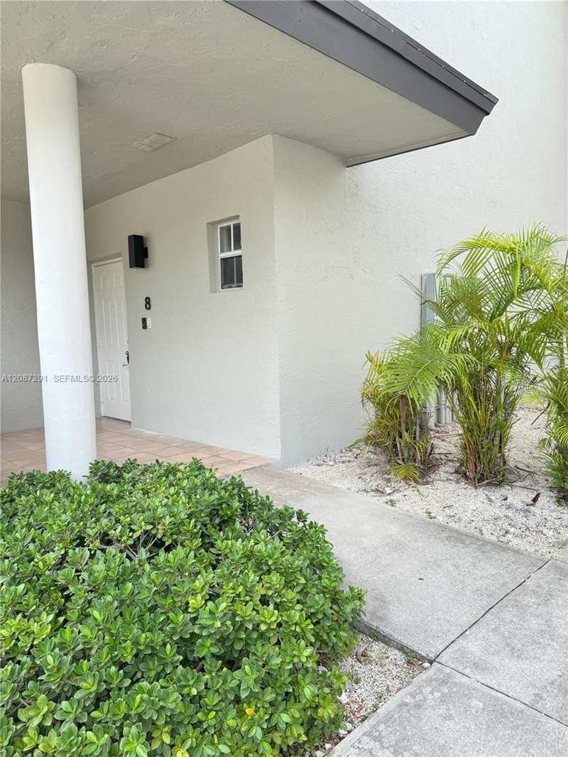11810 NE 19th Dr # 8, North Miami FL 33181
