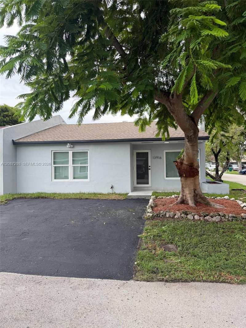 13916 SW 56th Ln, Miami FL 33183
