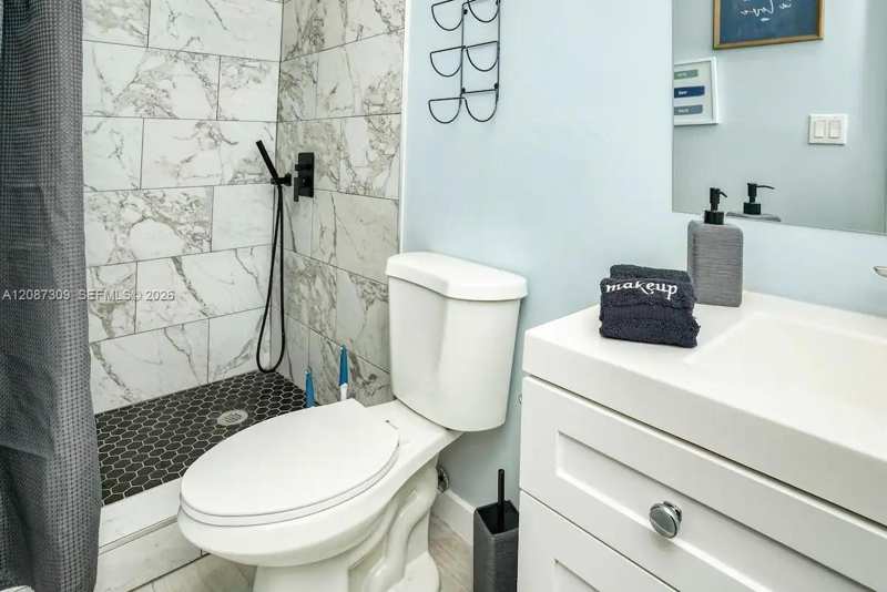 1647 NW 29th Ave # 4, Miami FL 33125