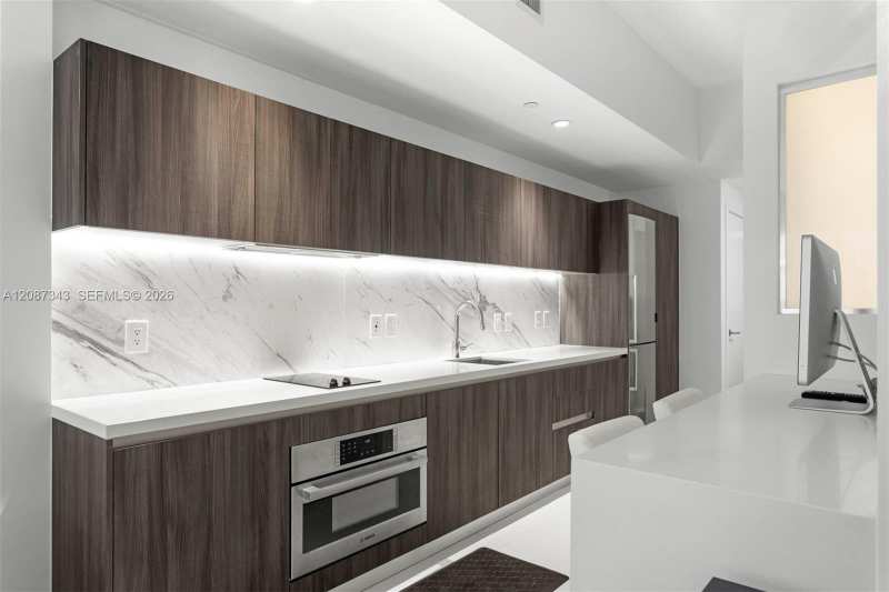 851 NE 1st Ave # 300, Miami FL 33132