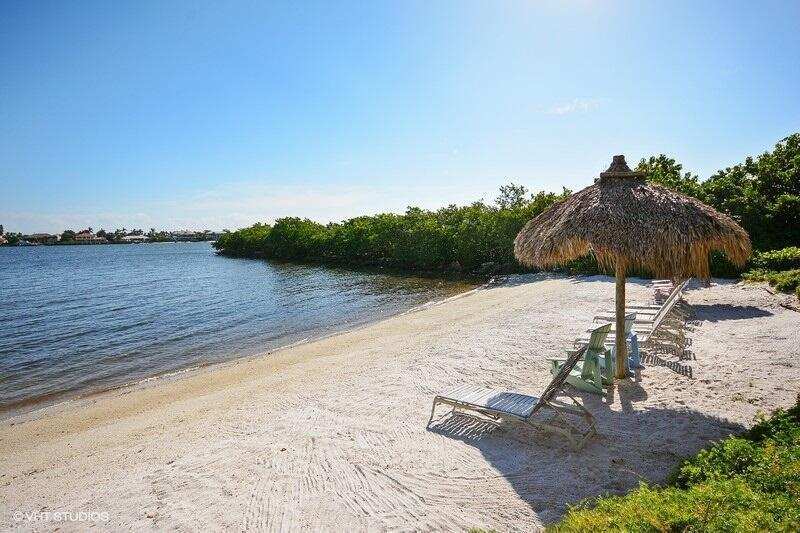 1000 Scotia Drive # 304, Hypoluxo FL 33462
