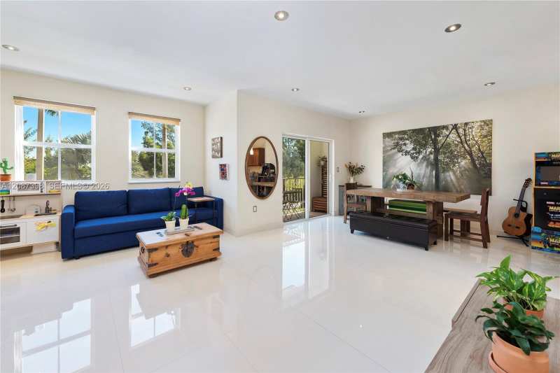 8800 NW 97th Ave # 204, Doral FL 33178