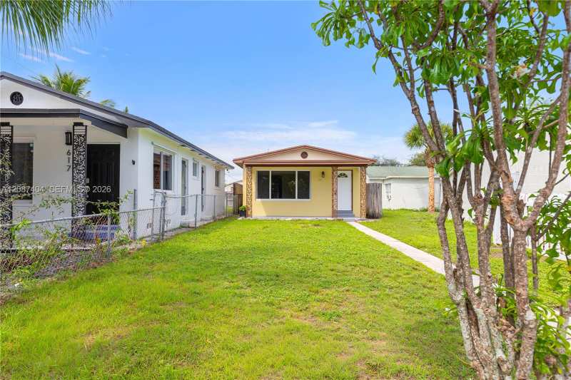 619 N D ST, Lake Worth FL 33460